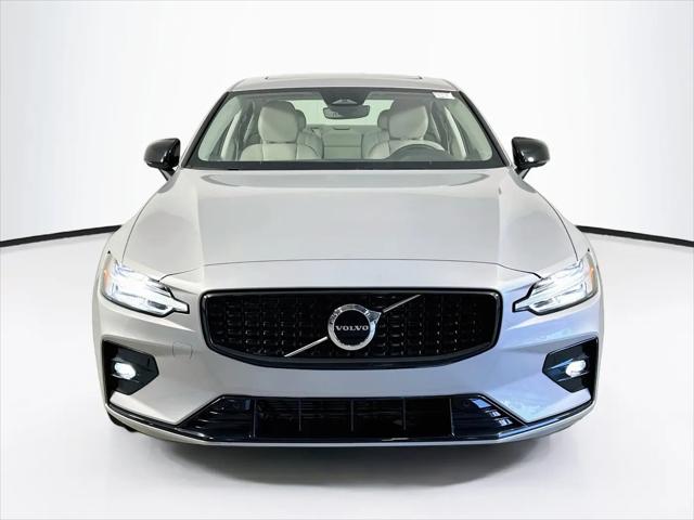 2023 Volvo S60 B5 Core Dark Theme