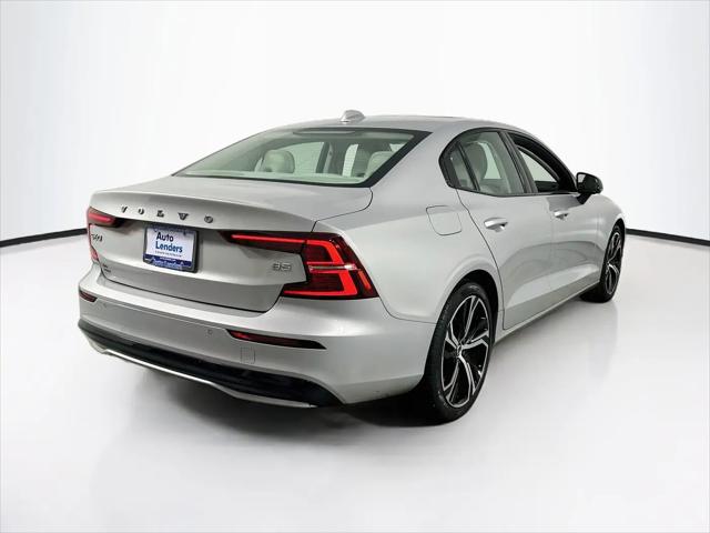 2023 Volvo S60 B5 Core Dark Theme