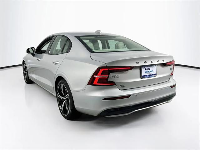 2023 Volvo S60 B5 Core Dark Theme