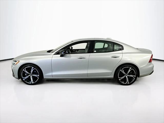 2023 Volvo S60 B5 Core Dark Theme