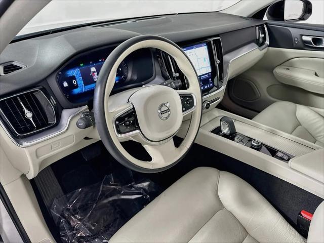 2023 Volvo S60 B5 Core Dark Theme