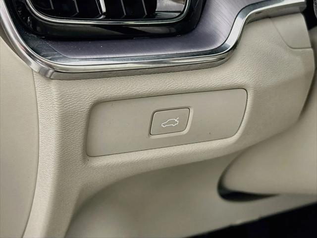 2023 Volvo S60 B5 Core Dark Theme