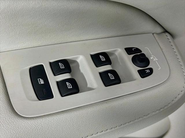 2023 Volvo S60 B5 Core Dark Theme