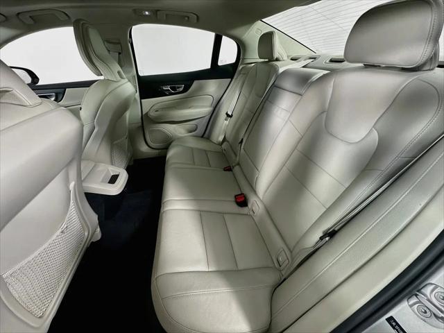 2023 Volvo S60 B5 Core Dark Theme