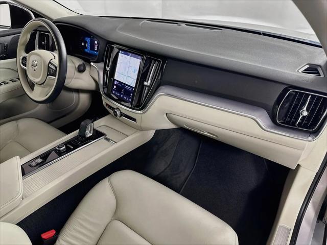 2023 Volvo S60 B5 Core Dark Theme