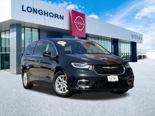 2023 Chrysler Pacifica Touring L for sale in Bedford, TX