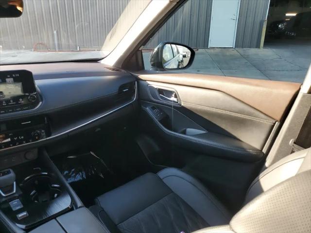 2023 Nissan Rogue Platinum FWD