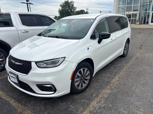 2024 Chrysler Pacifica Hybrid Select for sale in Elmhurst, IL