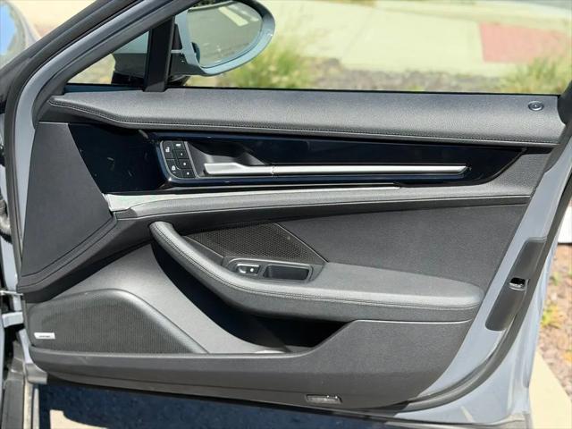 2025 Porsche Panamera 4