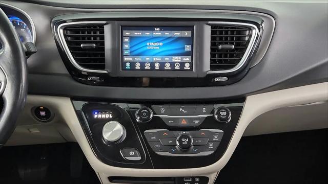 2020 Chrysler Pacifica Touring L
