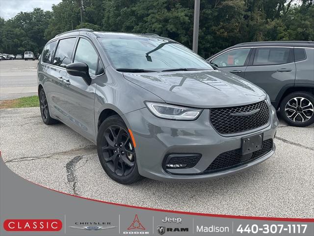 2025 Chrysler Pacifica Limited for sale in Madison, OH