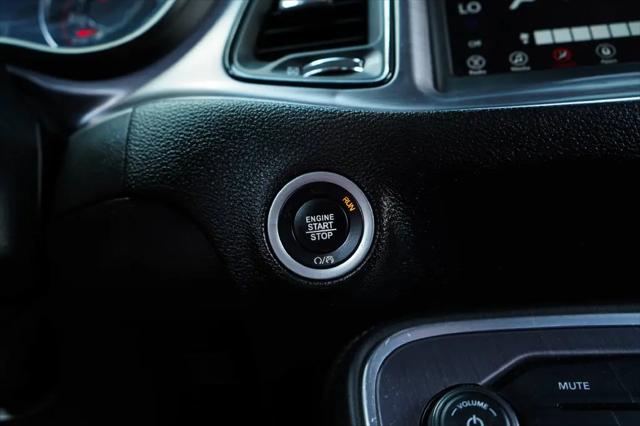 2018 Dodge Challenger R/T Shaker