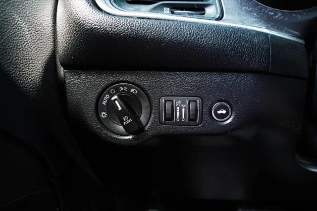 2018 Dodge Challenger R/T Shaker