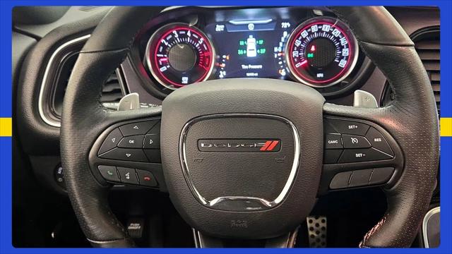 2017 Dodge Challenger 392 Hemi Scat Pack Shaker