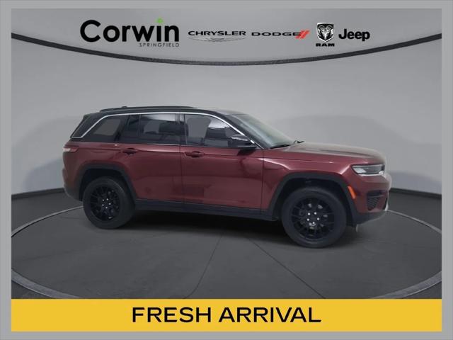 2023 Jeep Grand Cherokee Laredo 4x4 for sale in Springfield, MO