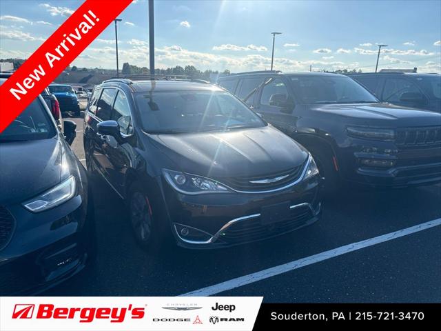 2017 Chrysler Pacifica Hybrid Platinum 2017 Chrysler Pacifica Hybrid Platinum