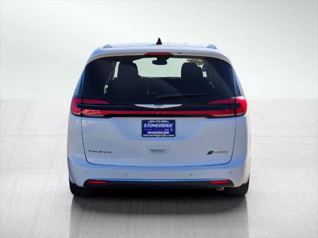 2024 Chrysler Pacifica Hybrid Select