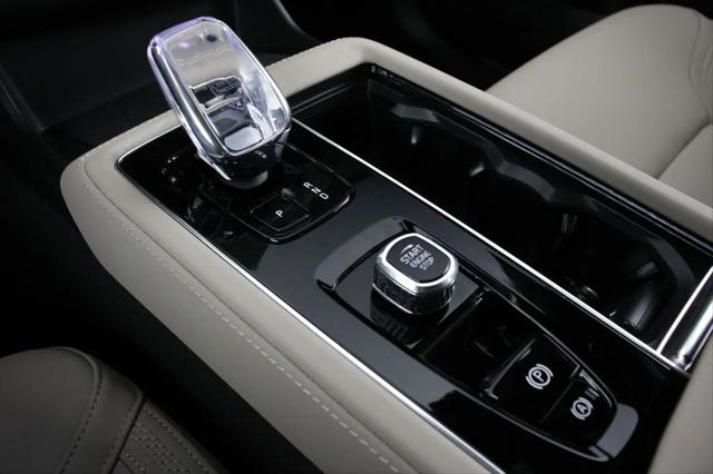 2026 Volvo XC90 Plus, B6 AWD Gas mild hybrid, Gasoline, Bright, 7 Seats