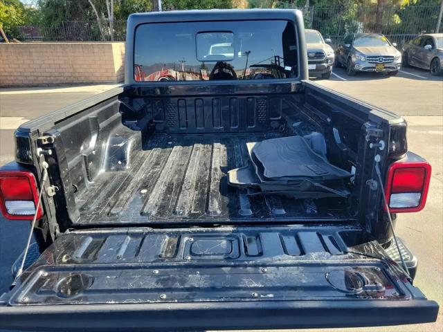 2022 Jeep Gladiator Overland