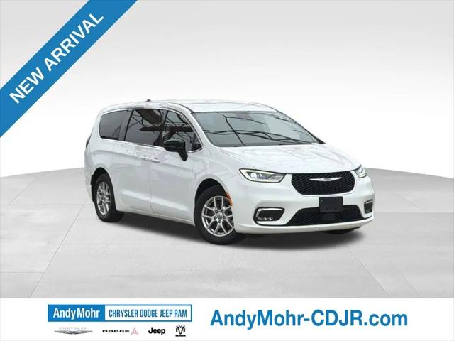 2024 Chrysler Pacifica Touring L for sale in Indianpolis, IN