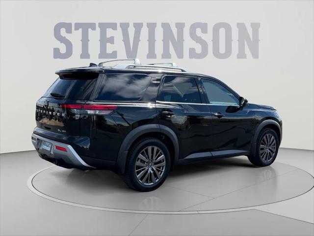 2022 Nissan Pathfinder SL 4WD