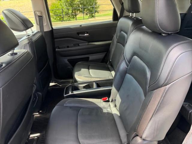 2022 Nissan Pathfinder SL 4WD