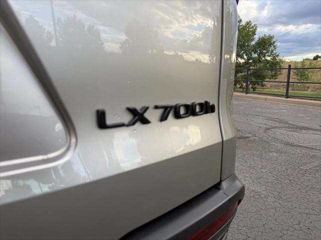 2025 Lexus LX Luxury