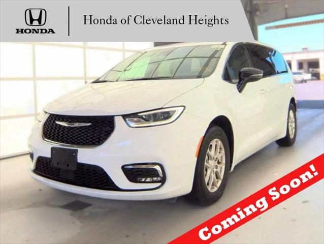 2025 Chrysler Pacifica Select for sale in Cleveland Heights, OH