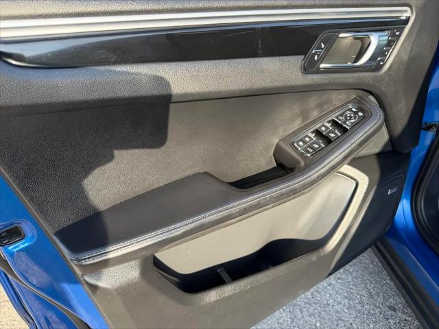 2017 Porsche Macan Macan