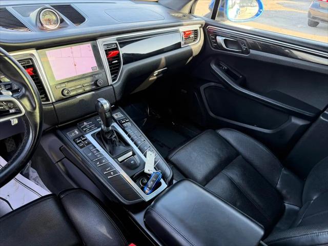 2017 Porsche Macan Macan