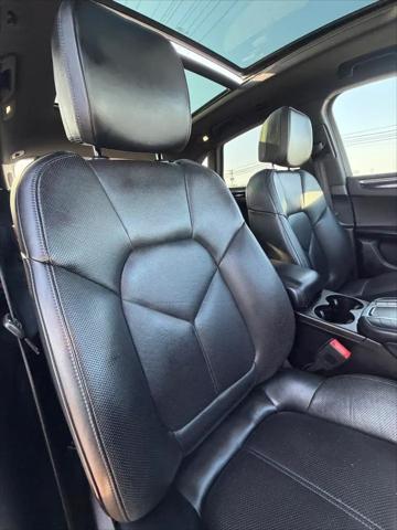 2017 Porsche Macan Macan