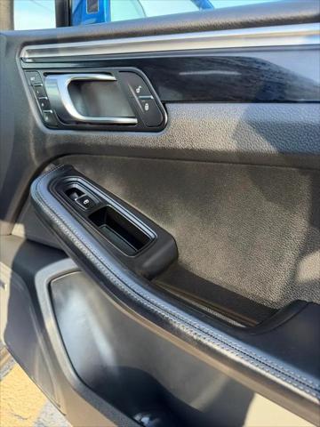 2017 Porsche Macan Macan