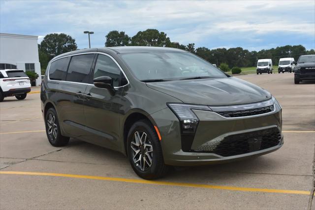 2027 Chrysler Pacifica Limited AWD