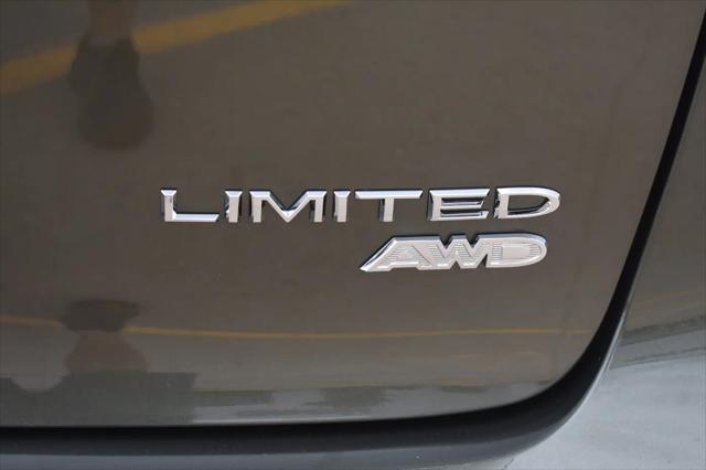 2027 Chrysler Pacifica Limited AWD