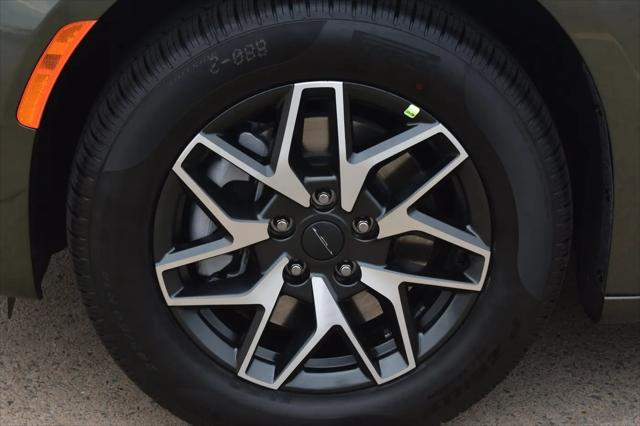 2027 Chrysler Pacifica Limited AWD