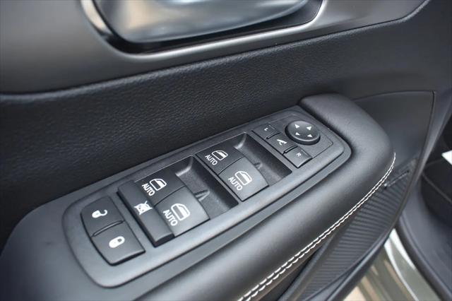 2027 Chrysler Pacifica Limited AWD