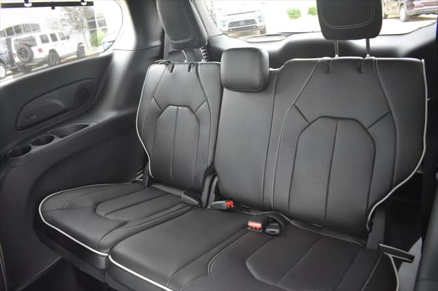2027 Chrysler Pacifica Limited AWD