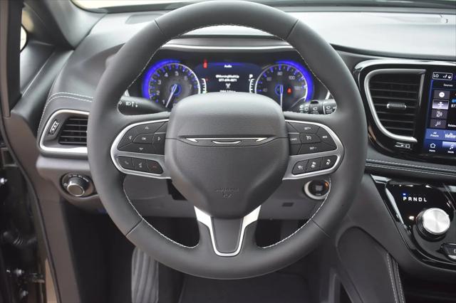 2027 Chrysler Pacifica Limited AWD