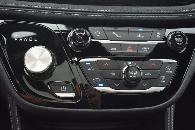 2027 Chrysler Pacifica Limited AWD