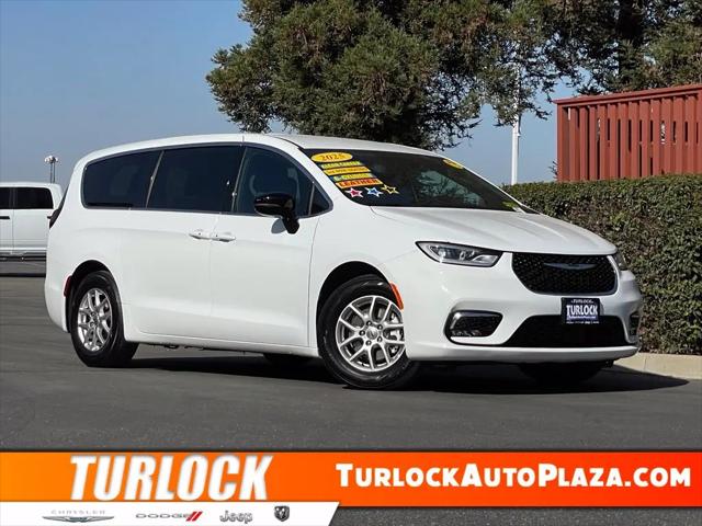 2025 Chrysler Pacifica Select for sale in Turlock, CA