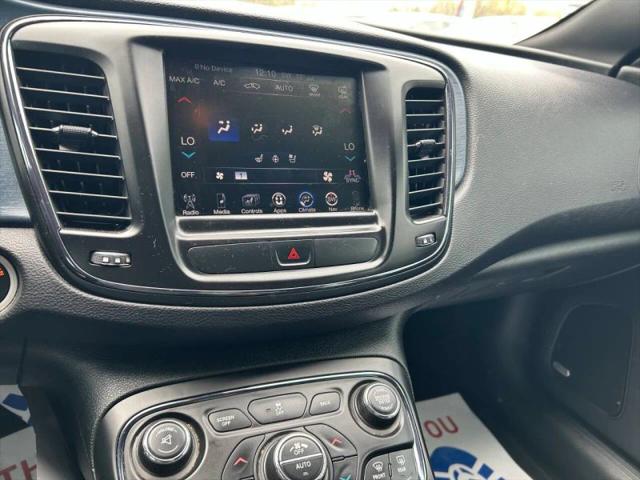 2015 Chrysler 200 S
