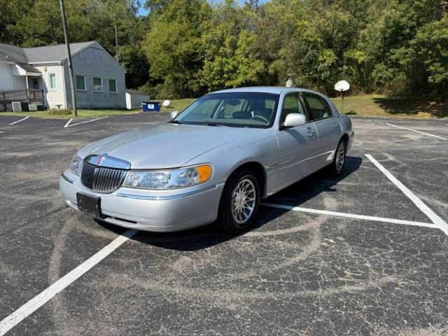 2000 Lincoln Town Car Signature for sale in Nashville, TN