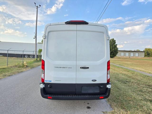 2018 Ford Transit Medium Roof w/Sliding Side Door w/LWB
