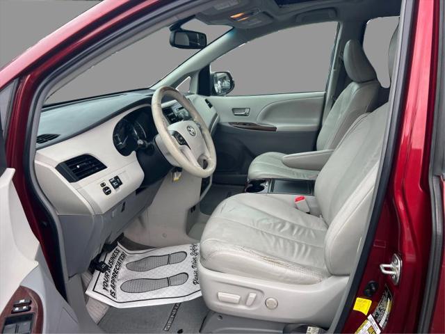 2012 Toyota Sienna XLE V6 8 Passenger