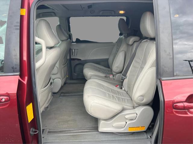 2012 Toyota Sienna XLE V6 8 Passenger