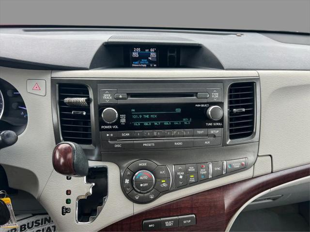 2012 Toyota Sienna XLE V6 8 Passenger