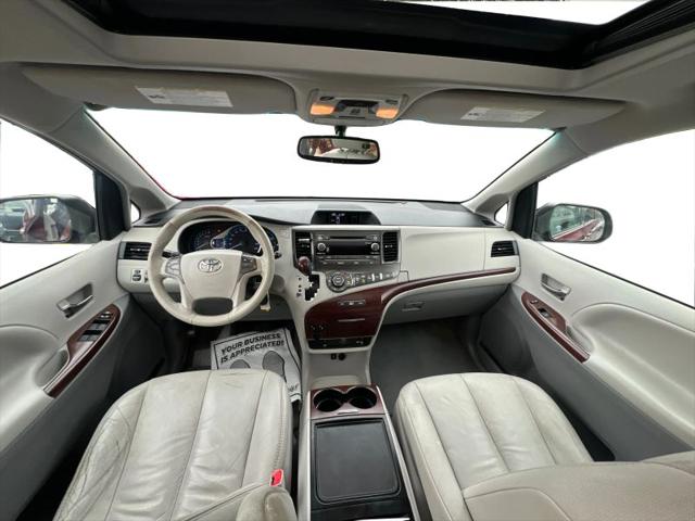 2012 Toyota Sienna XLE V6 8 Passenger