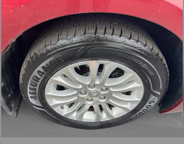 2012 Toyota Sienna XLE V6 8 Passenger