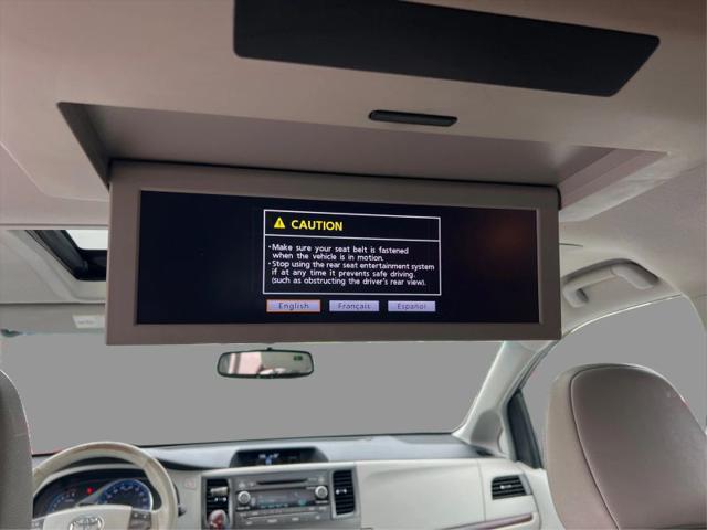 2012 Toyota Sienna XLE V6 8 Passenger