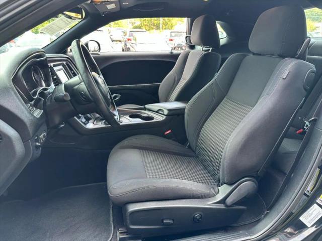 2017 Dodge Challenger SXT